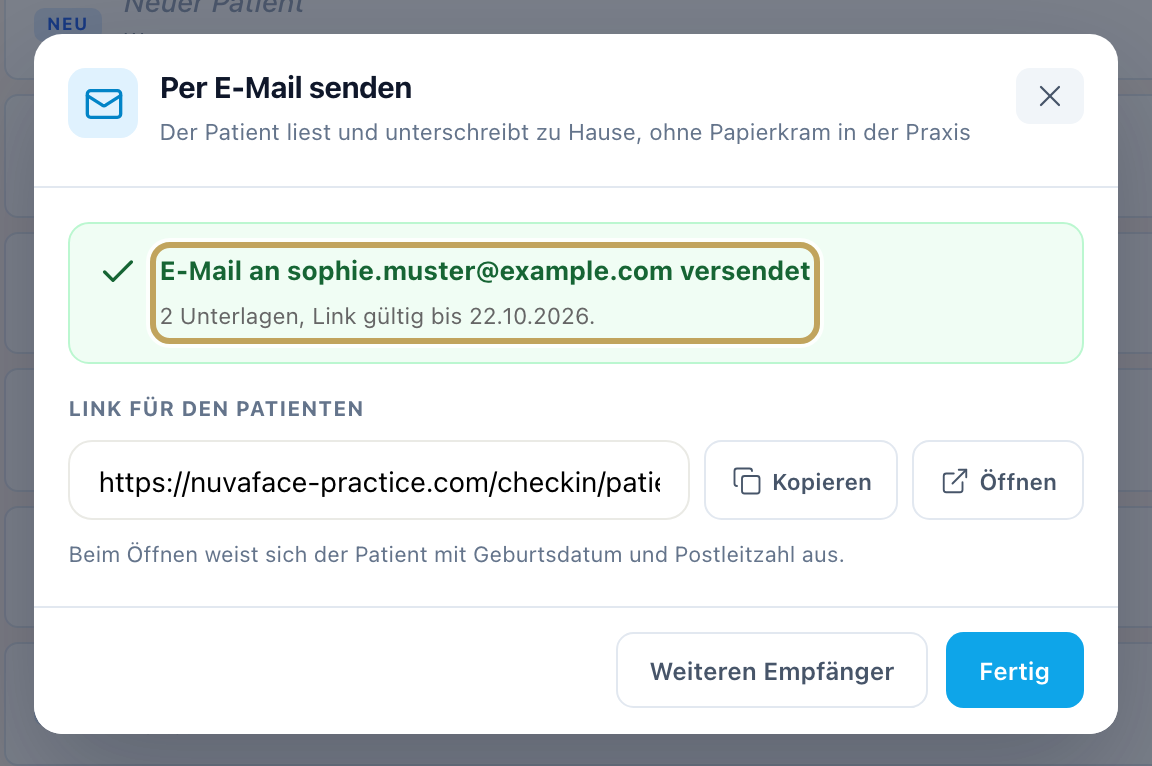 Versandergebnis im Fenster „Per E-Mail senden“: „E-Mail an … versendet“, „Link für den Patienten“ mit „Kopieren“ und „Fertig“